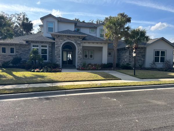La maison de DJ & CJ