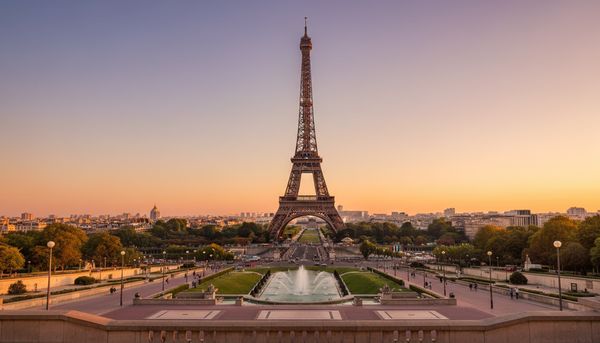 Bienvenue chez nous pour profiter de PARIS. avec 2 chambres , une cuisine équipée, salon et balcon