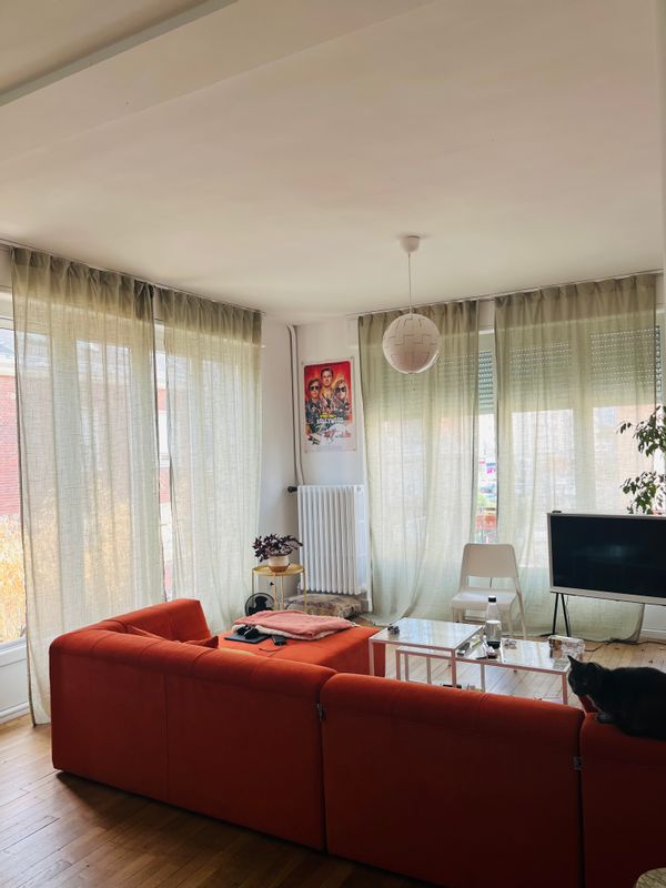 Appartement  datant de la reconstruction d'Amiens, rénové tout en gardant le charme de l'ancien.