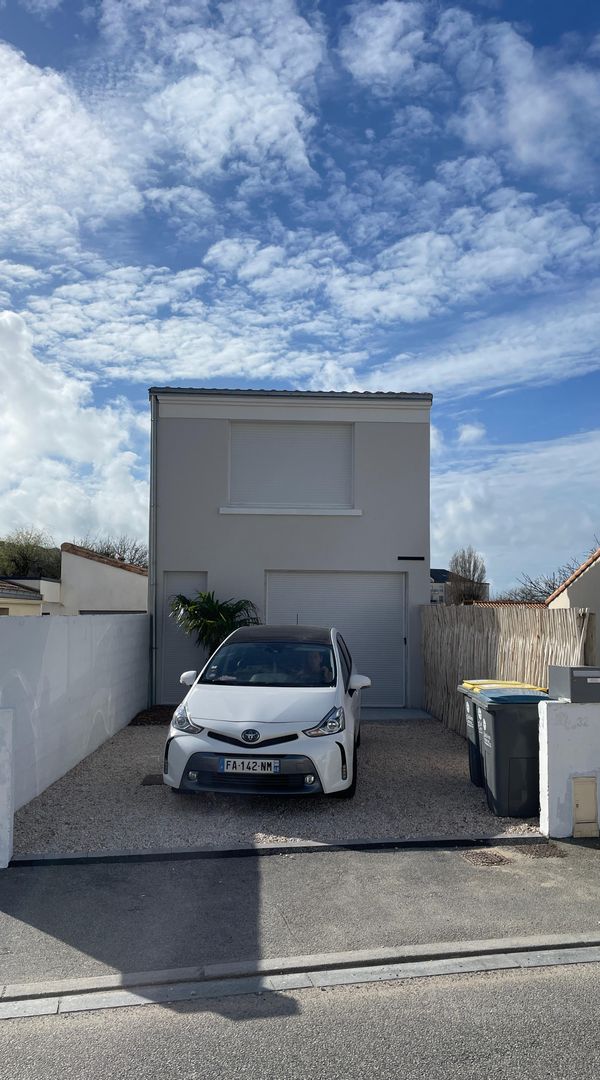 Maison refaite à neuf, proche centre ville, grande plage et gare, avec parking - idéale famille
