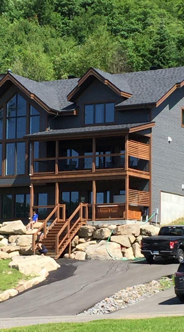 Maison de style chalet alpin