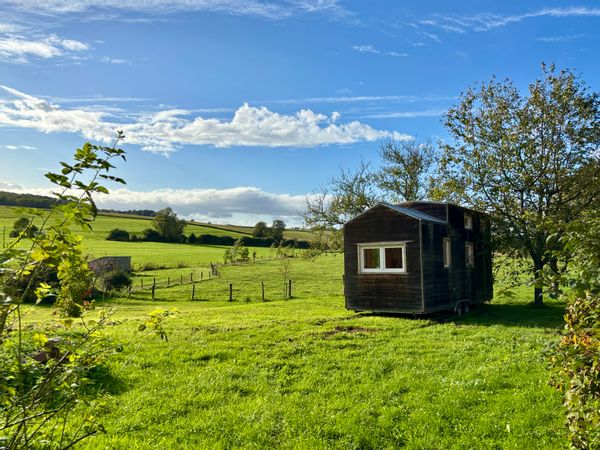 Tiny house à la campagne, vue sur coucher de soleil