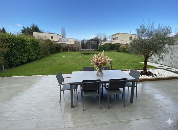 Maison familiale récente avec grand jardin à Vern-sur-Seiche, proche de Rennes