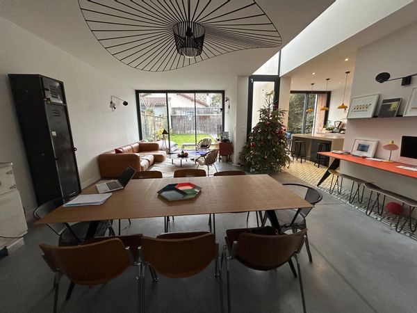 Belle maison d'architecte dans un joli quartier de Bordeaux proche du centre ville !