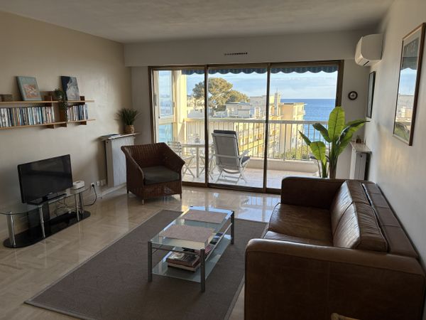 Magnifique 2 pièces vue sur la mer, tout équipé avec garage à 100 mètres des plages du midi.