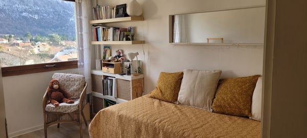 Chambre cosy avec vue sur la montagne
