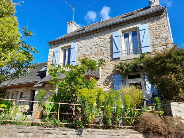 La maison d'Adeline et Céline, Chaleureuse maison en pierre nichée dans un petit village Breton.