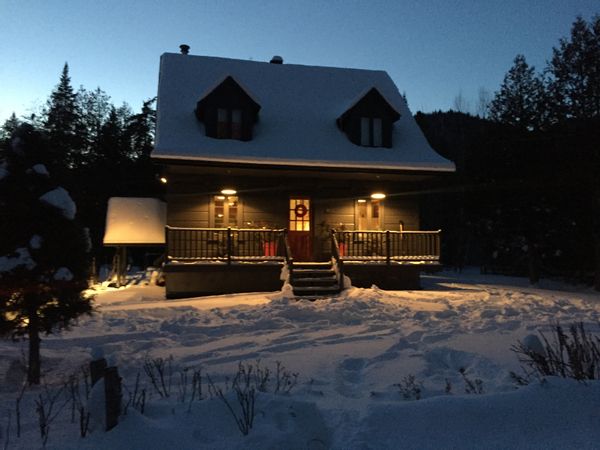 Mignon chalet à quelques minutes du Mont-Tremblant