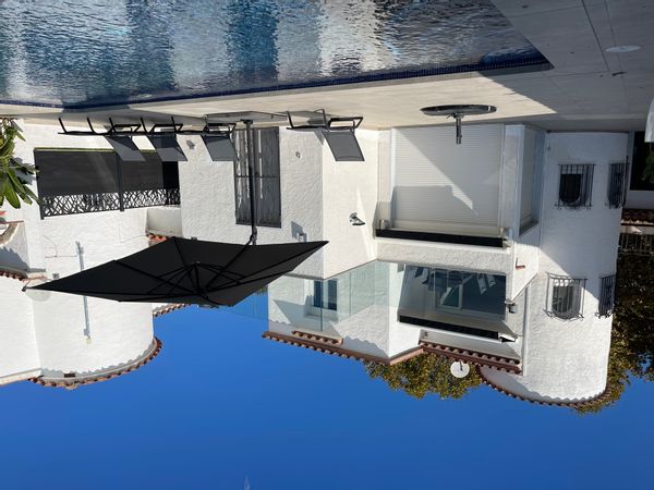 Appartement dans Villa avec piscine privée et amarre