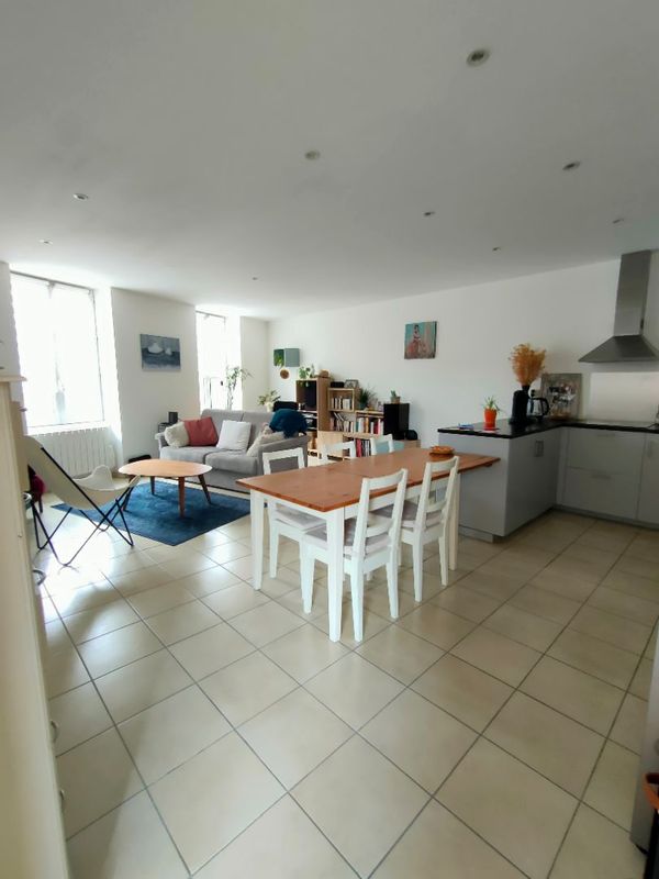 Appartement de Muriel,  un village dynamique, une nature préservée, dans les monts du Lyonnais.