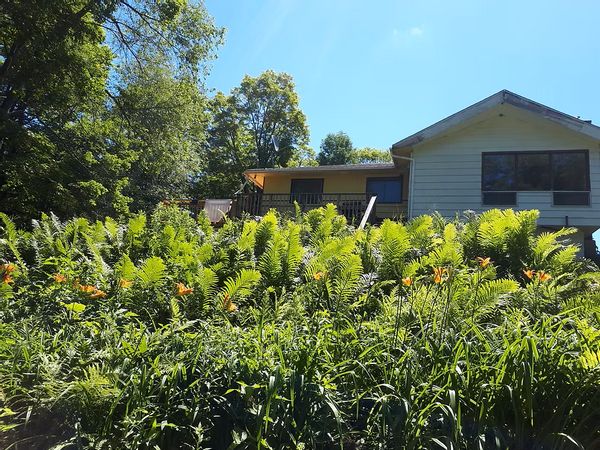 Chalet confortable 4 chambres, entre deux lacs dans un coin tranquille des Laurentides