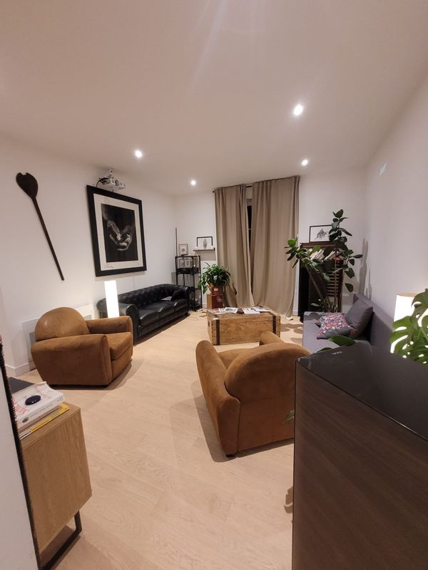 La maison de DAVID APPARTEMENT situé au centre historique de la ville  lumineux