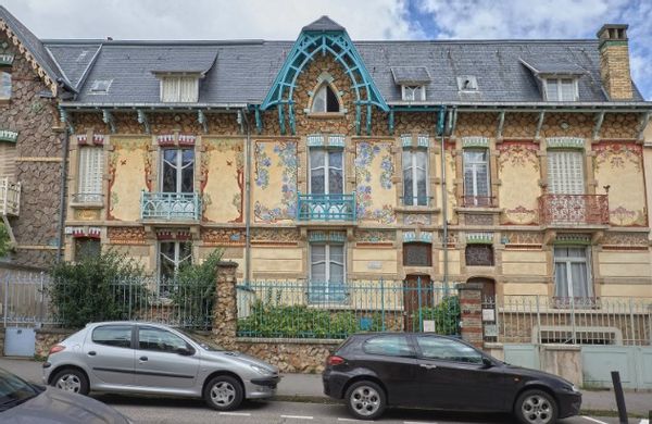 Grande maison 5 chambres art nouveau nancy dispo du 18 au 31 juillet et du 14 aout au 31 aout.