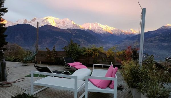 Venez profiter de la montagne à pied ou en VTT, vue Mont Blanc.