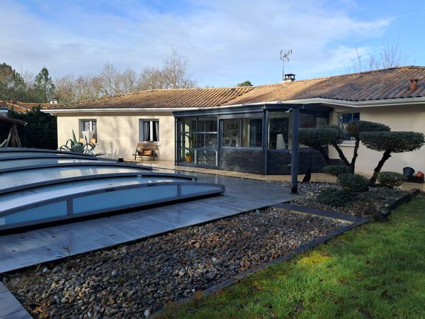 Maison spacieuse et calme en bord de forêt à 30 min de Bordeaux et 45 min de l'océan