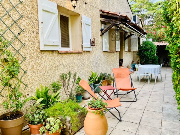 Ravissante maison individuelle entièrement rénovée à 3 minutes à pieds de la plage