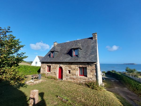 Maison 4 chambres pleine vue mer avec spa de nage et détente au pied de la Côte de granit rose