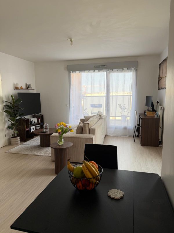 Appartement avec terrasse à 15 min de Paris