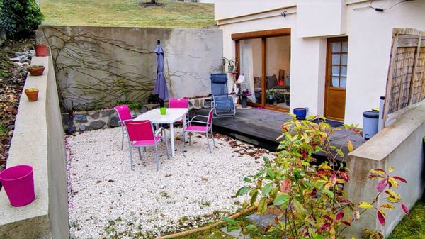 Studio au frais aux portes de Chambéry, ses montagnes et le lac du Bourget