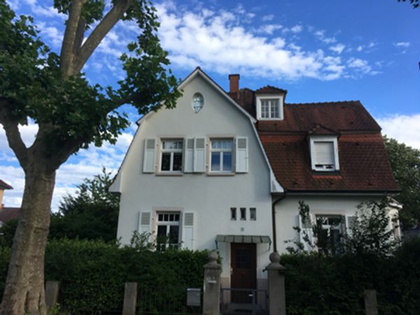 Villa Art nouveau lumineuse sur la rive du Rhin face à Strasbourg