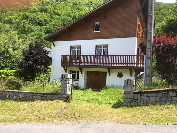 La maison de Marie Hélène Appartement au 1er étage d'un chalet, jardin et superbe vue dégagée.
