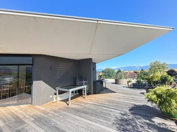 Duplex moderne avec terrasses et vue extraordinaire, a 2mn de la frontière suisse