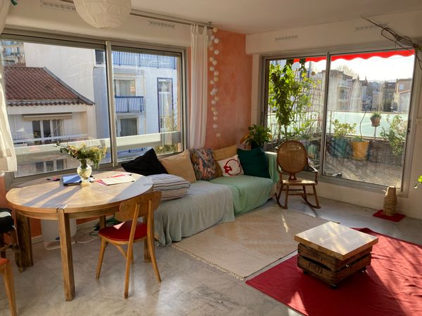 Chambre calme à Perpignan, au 4ème étage avec ascenseur et terrasse ensoleillée