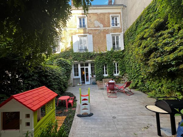 Maison de ville familiale avec jardin, charme de l'ancien, proche RER C /TER (direct Paris 40mn)