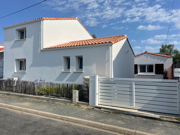 La maison de Francoise Maison 2 bâtiments (5 chambres)proximité de petite crique corniche vendéenne