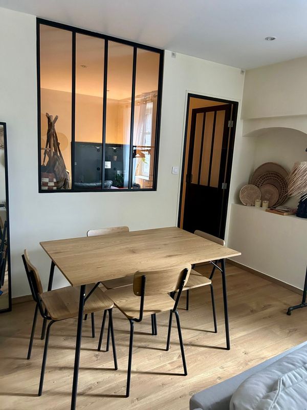 Appartement vue rivière dans village médiéval