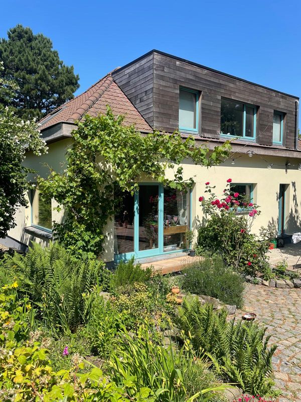 La maison de campagne au bord des champs