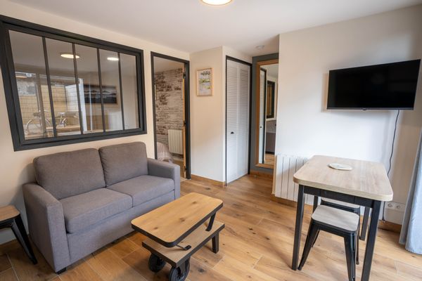 Charmant appartement avec terrasse et vue sur le Sancy situé dans la commune d'Aydat.