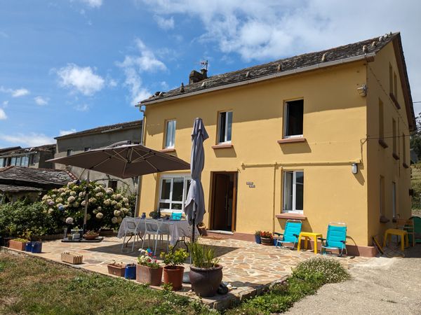 La maison de Carmen, Silvia & family