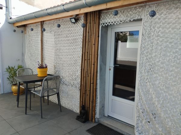 Maison de ville avec terrasse et jardin
