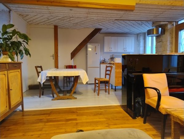 La maison de Martine , centre ville,  l' espace Bernadette,  fayence, Loire , forêt , Sancerre,