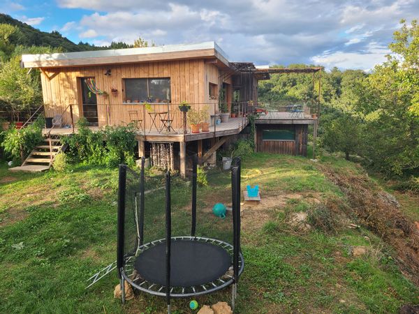 La maison de Nina, Mario, Billie et Maceo