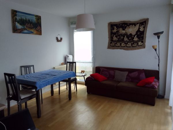 Appartement 2 pers. en IDF : 18 mn du centre de Paris en Bus RER, du quartier de la Défense à pieds