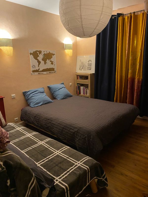 Chambre privée dans une maison de bourg agréable et cosy, à 5 minutes à pied du bourg historique