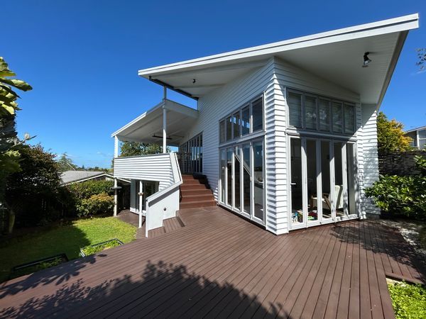 Architecturally designed home close to the beach and city center (WITHOUT US IN THE HOUSE)