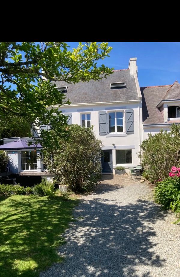 Charmante maison à l’entrée de  Beg Meil , à 400 m à pied des premières criques de rêve !
