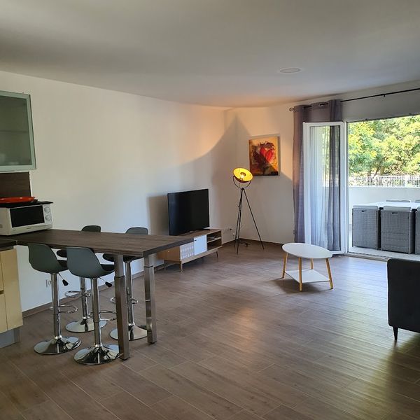 Appartement 2 chambres à 300m de la mer à pied
