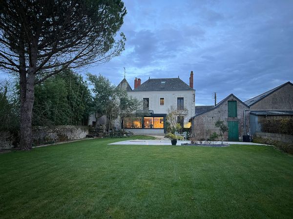 Maison bourgeoise 1900 avec piscine et grand jardin – Proche d’Angers