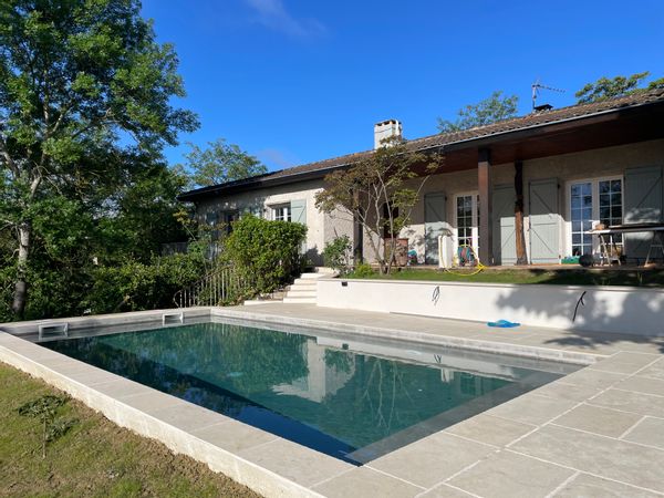 Belle maison en haut des coteaux de Pechabou avec vue sur toute la plaine du Lauragais.