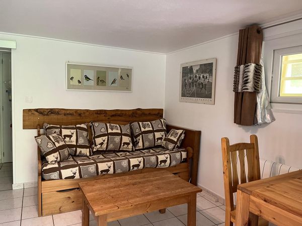 Logement avec accès indépendant au rez-de-chaussée de la maison et jardin privatif.
