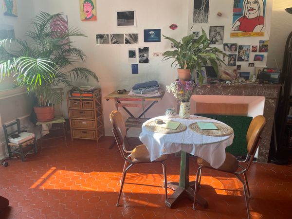 Petit appartement de charme, située face aux Arènes d'Arles