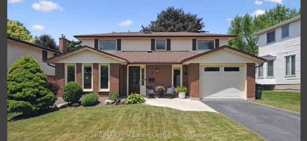 4 bdrm near shops, uni, and parks in safe and family-friendly Guelph; GO train to Toronto