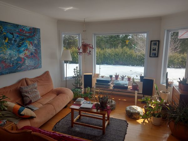 Maison en campagne, au milieu de la forêt, avec un grand terrain et beaucoup de tranquillité.