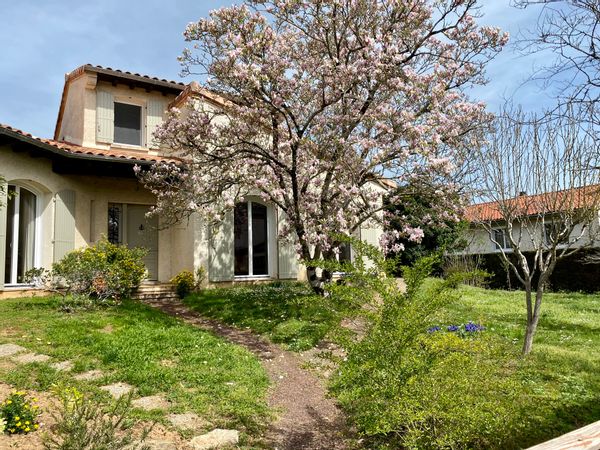 Grande maison individuelle dans quartier paisible d'Albi