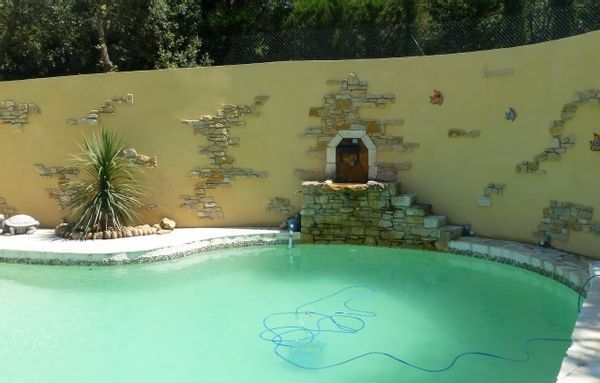 Lovely provencal stone "Mas in Provence" with larged swimming-pool