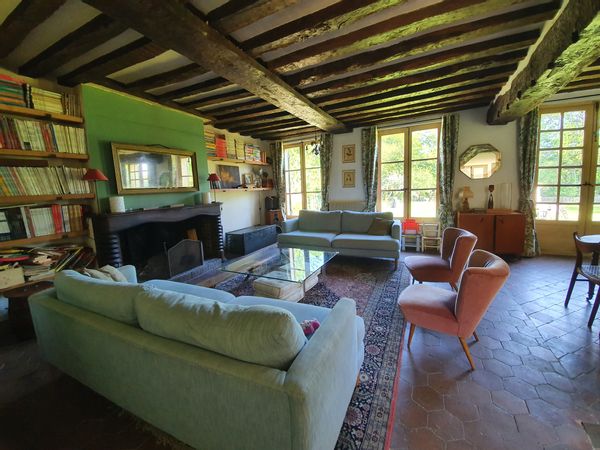 Le Presbytère, charmante maison du 17e siècle 15 couchages, 2SDB et un grand jardin dans le Perche
